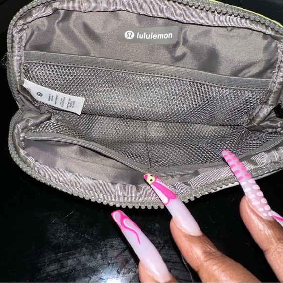 Lululemon Everywhere Belt Bag 1L- Hyper Dye Multi/Rover - Picture 7 of 10